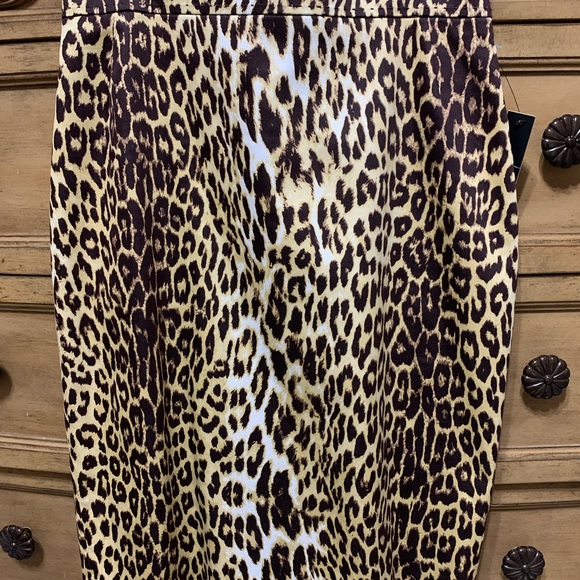 NWT size 6 T Tahari Animal Print Tracy Pencil Skirt - Picture 2 of 9
